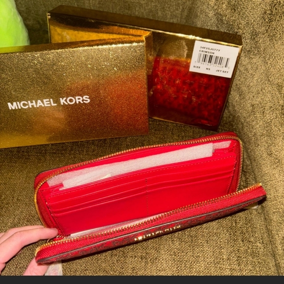 New Michael Kors Red Glitter Wallet/Wristlet w/Box - Picture 2 of 5